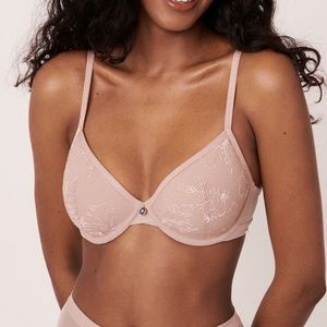 La Vie En Rose Lightly Lined Demi Bra
